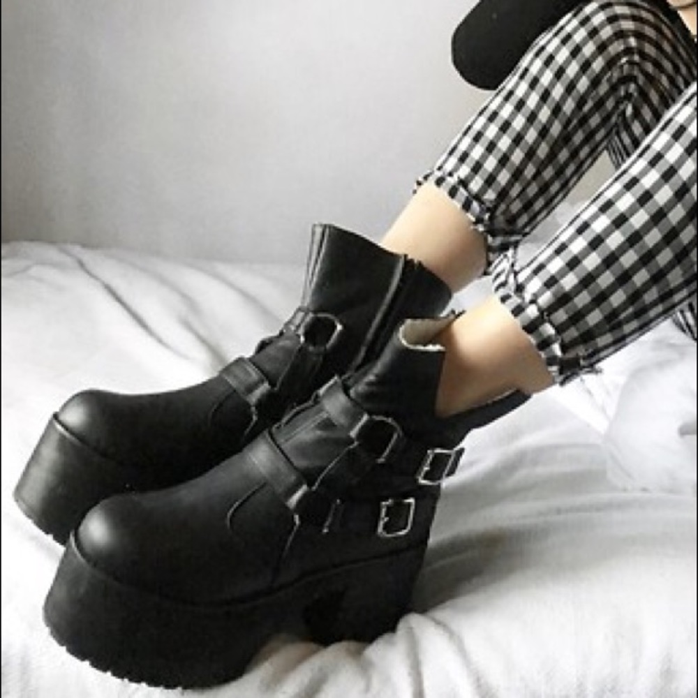 Dolls kill Platform boots